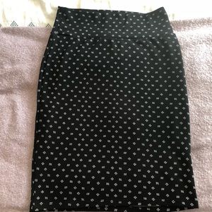 Lularoe black and white cassie skirt
